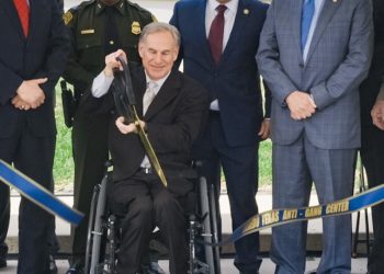 Governor Greg Abbott debuted the Laredo Police Department’s new Texas Anti-Gang Center during a ribbon cutting ceremony in Laredo