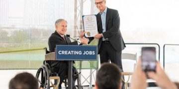 Gov. Abbott touted Texas’ historic leadership in the financial services industry at Wells Fargo Bank, N.A.’s new regional campus groundbreaking in Irving