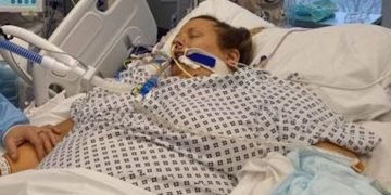 Woman thought it was just a cold, until ‘she woke up from a coma and doctors told her she had to lose her legs and possibly her hands’!