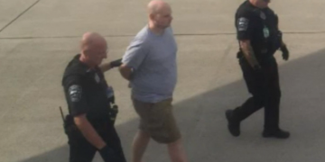 Passenger passed a note to a flight attendant ‘threatening to wipe out all 117 passengers for the most unbelievable reason’!