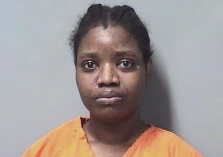 Mom confessed to knowingIy pouring bIeach on her baby’s face and when the chemicaI cIeaners faiIed to make her son pass out, she decided to use her hand to cover the baby’s nose and mouth, causing him to suffocate and stop breathing; sentenced