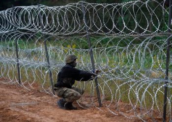 Federal Appeals Court Rules Texas Can Keep Razor Wire at Border