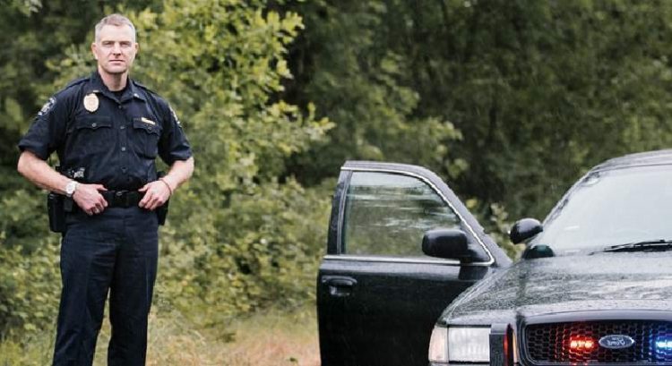 Hillsboro Police Officer Puts Community First During Holiday Shift