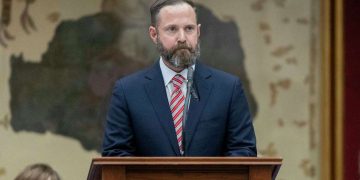 Texas Lawmaker Sues Political PAC Over Harassment, Privacy Violations in Speaker Race