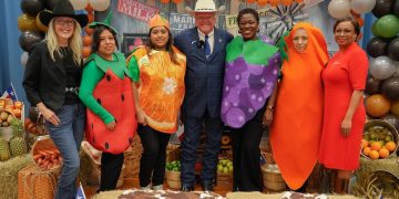 Texas Agriculture Commissioner Sid Miller recognizes Texas Fruit and Vegetable Day, promoting healthy local produce in schools
