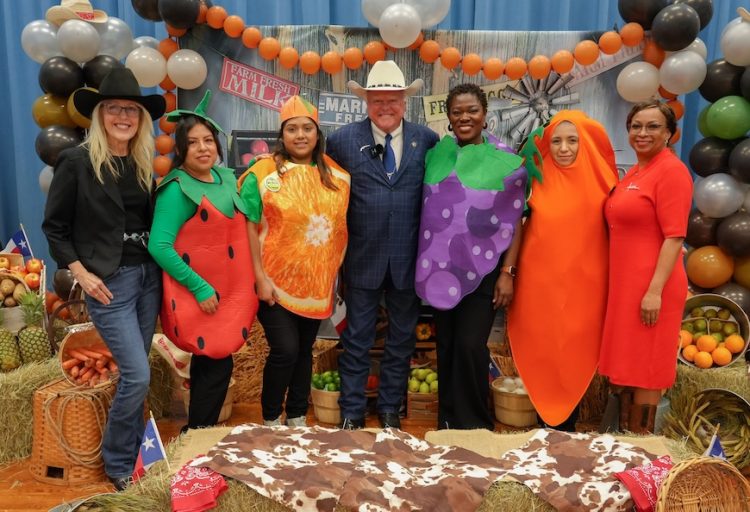 Texas Agriculture Commissioner Sid Miller recognizes Texas Fruit and Vegetable Day, promoting healthy local produce in schools