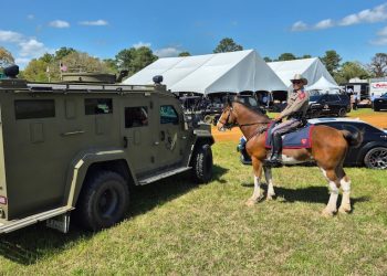 Capitol Region Mounted Horse Patrol Unit supports Texas DPS Foundation at Badges, Boots, and Bluebonnets event