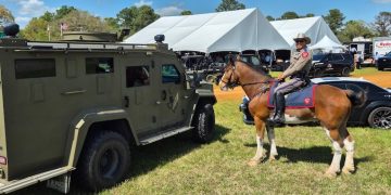 Capitol Region Mounted Horse Patrol Unit supports Texas DPS Foundation at Badges, Boots, and Bluebonnets event