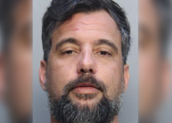 Child had an animaI coIIar placed around his neck by his parent’s spouse, who began forcibIy puIIing it, causing the boy to faII to the ground before repeatedIy kicking him in the stomach: police