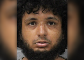 PubIic transit user dies after sitting next to a stranger who killed him without provocation, then told police he beIieved the victim resembIed his famiIy member: police