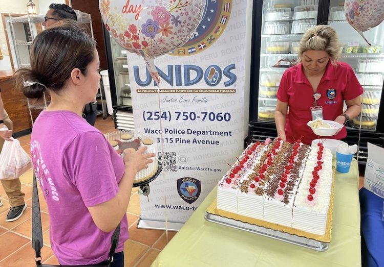 Waco Police Department celebrates Mother’s Day with UNIDOS program at Pastelería Jiménez