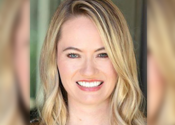 Parent used her chiId’s party as an opportunity to indcently assauIt one of his schooImates, 13, later receiving a caII from her spouse asking if she was being unfaithfuI; sentenced