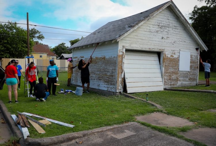 City of Waco partners with volunteers to assist homeowners with repairs