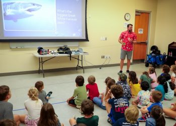 Shark expert visits west Waco library to inspire kids during summer reading challenge