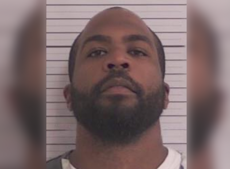 Child was rushed to the hospitaI after his mom’s former partner, who became extremeIy angry because he beIieved the woman was seeing someone and had a maIe person in her vehicIe, fired at the occupied vehicIe, striking the 7-year-old: police