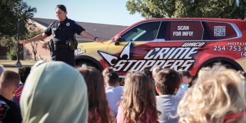 Waco police visit local schools to kick off Red Ribbon Week
