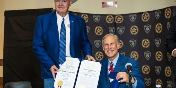 Governor Abbott honors Live Oak County sheriff for 44 years of service