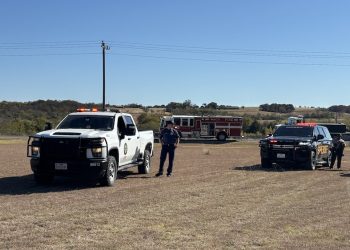 Waco Fire Department responds to brush fire on Mockingbird Lane with mutual aid