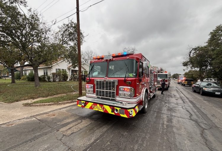 Waco Fire Department responds to structure fire on Cumberland Avenue