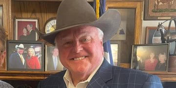 Texas agriculture commissioner hails FDA emergency order for OTC injectable to combat NWS