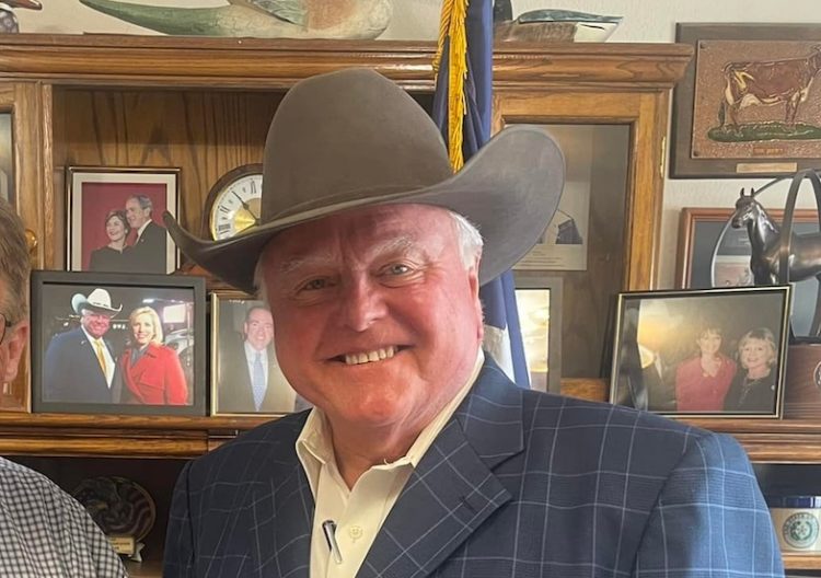 Texas agriculture commissioner hails FDA emergency order for OTC injectable to combat NWS