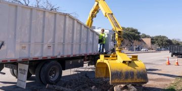 City of Waco crews handle post-storm tree clean-up