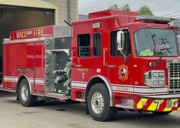 Waco fire department responds to structure fire on 4400 block of Lacey Circle