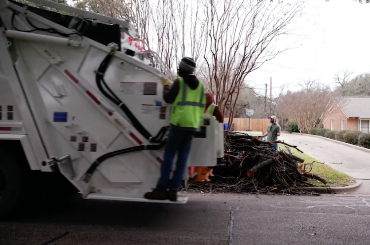 Waco reminds residents of brush pick-up guidelines