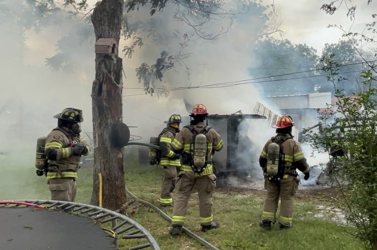 Fire breaks out in 2700 block of Morrow Ave in Waco as crews respond to storage building blaze