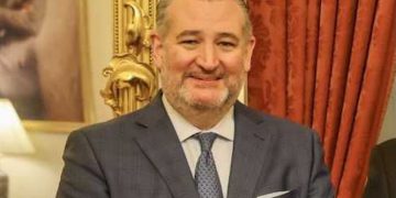 Texas Sen. Cruz, joined by Wyoming Sen. Lummis, takes stand on federal car emissions rules in major court filing