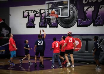 Waco Police and Fire Departments face off in Guns & Hoses charity basketball game