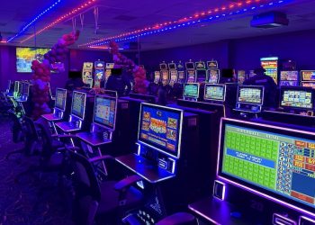 Houston Police Department conducts illegal game room raid on Eastex Freeway, three arrested and dozens of gambling devices seized
