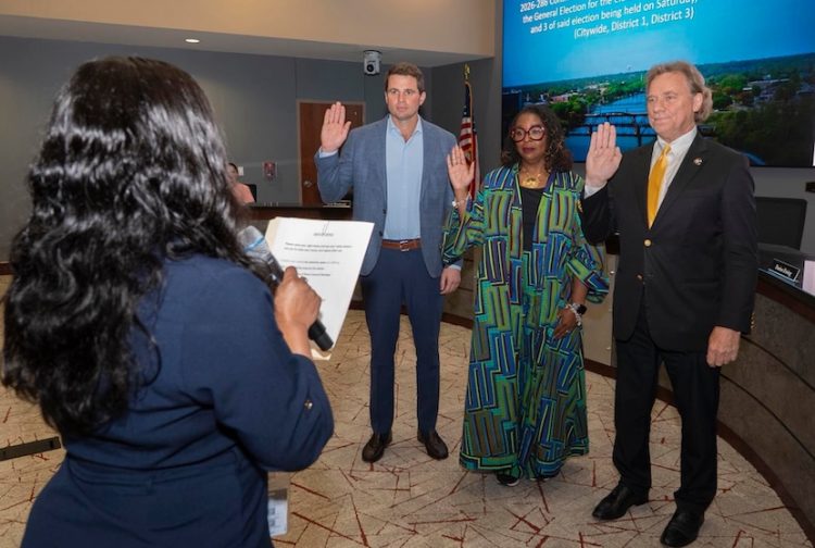 City of Waco welcomed returning and newly elected council members during City Council meeting
