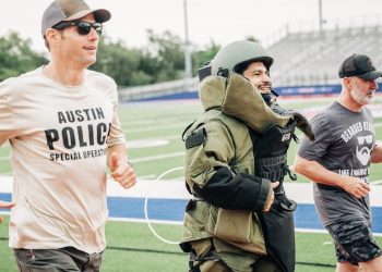 Community gathers for 2nd Annual Memorial Bomb Suit Run hosted by Austin Police Department supporting EOD and mental health awareness