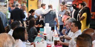 HFD celebrates fire chief’s birthday with community gathering at local café