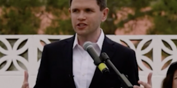 Texas Senate candidate Talarico claims local law enforcement opposes border wall as Republican border sheriff throws support behind his plan